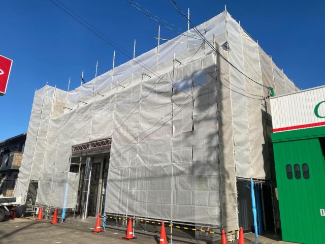 稲沢市内にて外壁塗装工事です。
安全第一で作業いたします。

………………………………………… 愛知県稲沢市正明寺1丁目5-8 電話:0587-32-1006 mail:info@inatou.com 稲東建設株式会社 …………………………………………………  #稲沢市 #稲沢市求人 #稲沢市注文住宅 #稲沢市工務店 #稲沢市家づくり #稲沢市の工務店 #自然素材の家 #自然素材 #自然素材住宅 #自然素材の家づくり #正社員募集 #正社員 #急募 #急募中 #現場監督 #工事現場 #現場女子 #建設現場 #板倉の家 #杉の木 #外壁塗装