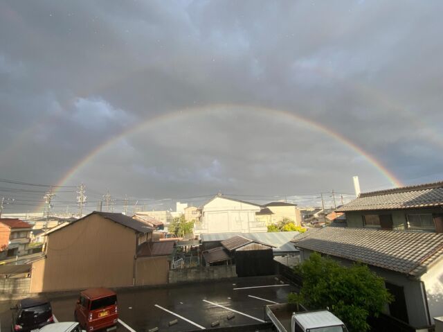 虹、しかも二重。

………………………………………… 愛知県稲沢市正明寺1丁目5-8 電話:0587-32-1006 mail:info@inatou.com 稲東建設株式会社 …………………………………………………  #稲沢市 #虹 #ゴールデンウィーク
