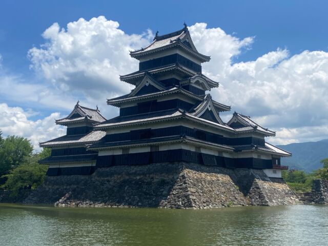 #松本城

………………………………………… 愛知県稲沢市正明寺1丁目5-8 電話:0587-32-1006 mail:info@inatou.com 稲東建設株式会社 …………………………………………………  